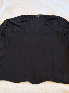 Simply Vera Vera Wang Black V-Neck Stud Shoulder Blouse